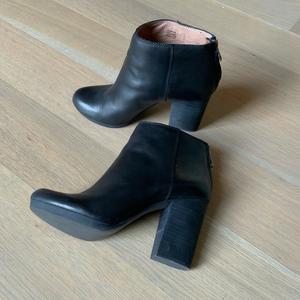 Madewell Booties - Picture 2 of 7